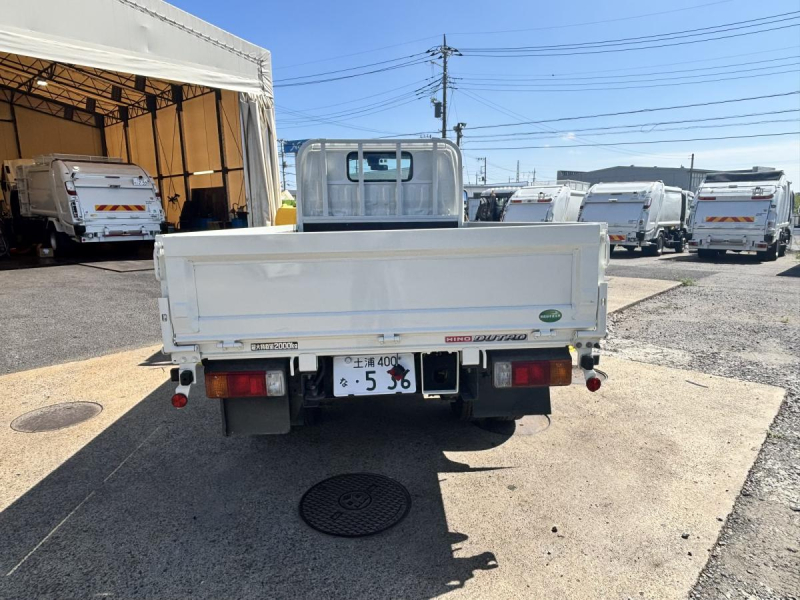 デュトロ　10尺平ボディー　積載2000kg　AT車|中古トラックの販売・買取・査定のアイナビ