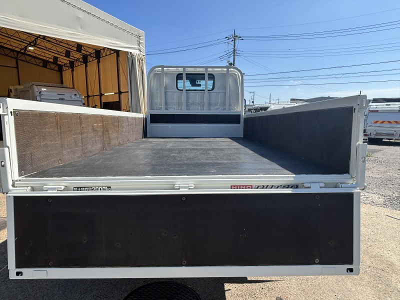 デュトロ　10尺平ボディー　積載2000kg　AT車|中古トラックの販売・買取・査定のアイナビ