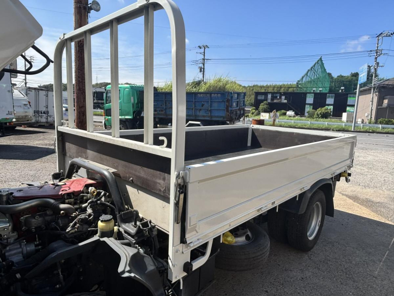 デュトロ　10尺平ボディー　積載2000kg　AT車|中古トラックの販売・買取・査定のアイナビ