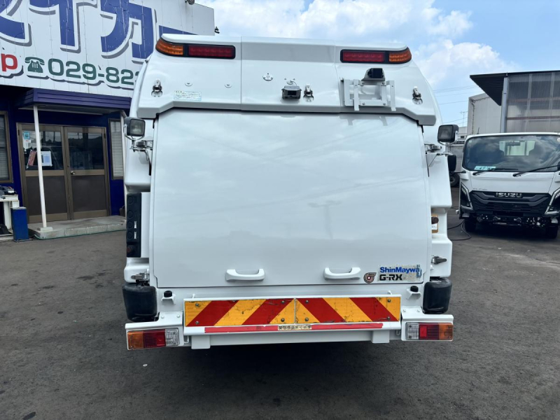 エルフ　巻き込みパッカー車　新明和製5.1立米　積載3650kg|中古トラックの販売・買取・査定のアイナビ