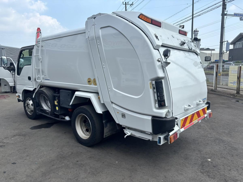 エルフ　巻き込みパッカー車　新明和製5.1立米　積載3650kg|中古トラックの販売・買取・査定のアイナビ