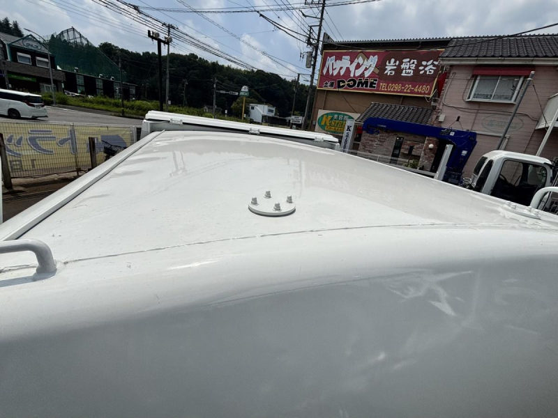 エルフ　巻き込みパッカー車　新明和製5.1立米　積載3650kg|中古トラックの販売・買取・査定のアイナビ