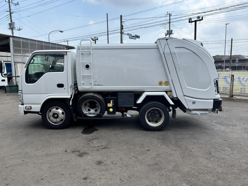 エルフ　巻き込みパッカー車　新明和製5.1立米　積載3650kg|中古トラックの販売・買取・査定のアイナビ