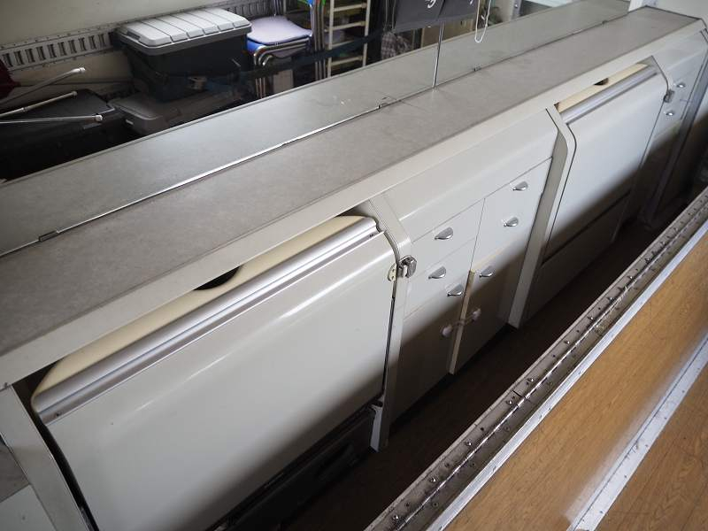 日野 デュトロ 拡幅スライド式 移動福祉理美容車|中古トラックの販売・買取・査定のアイナビ