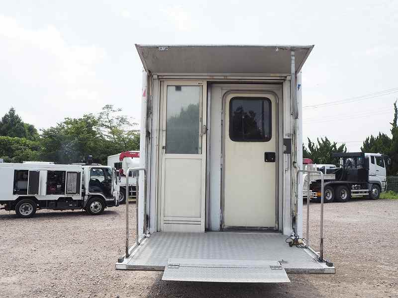 日野 デュトロ 拡幅スライド式 移動福祉理美容車|中古トラックの販売・買取・査定のアイナビ