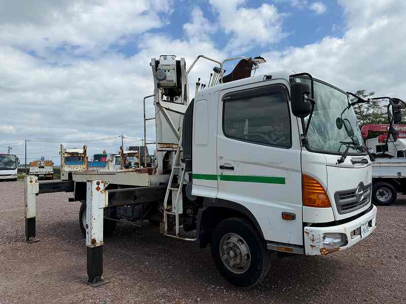 日野 レンジャー アイチ D70A 穴掘建柱車|中古トラックの販売・買取・査定のアイナビ