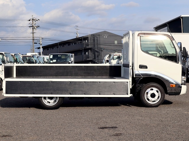 平ボディ積載1.6t　ハイグレード　10尺　ディーゼルターボ|中古トラックの販売・買取・査定のアイナビ