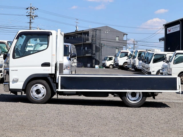 平ボディ　積載2t　標準10尺　全低床　車両総重量5t未満|中古トラックの販売・買取・査定のアイナビ