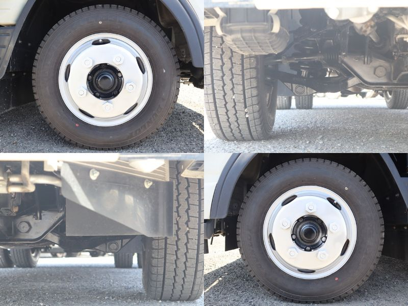 平ボディ　積載2t　標準10尺　全低床　車両総重量5t未満|中古トラックの販売・買取・査定のアイナビ