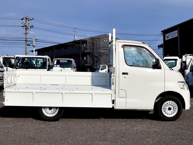 DX　平ボディ　積載800kg|中古トラックの販売・買取・査定のアイナビ