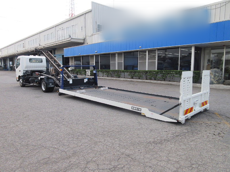 ★5700*2070★極東フラトップ★積載3000kg★180ps★|中古トラックの販売・買取・査定のアイナビ