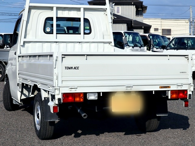 DX　平ボディ　積載800kg|中古トラックの販売・買取・査定のアイナビ