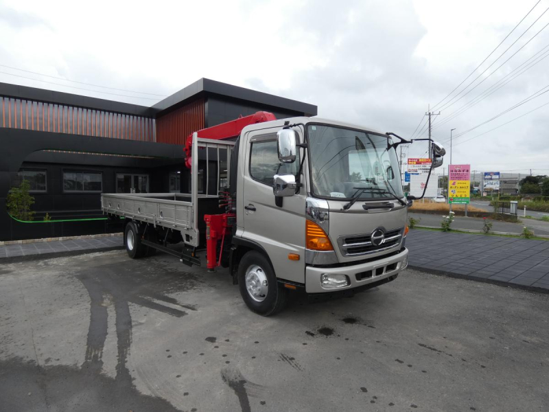 H25　2.6トン　平ボディ　クレーン付き　260608|中古トラックの販売・買取・査定のアイナビ