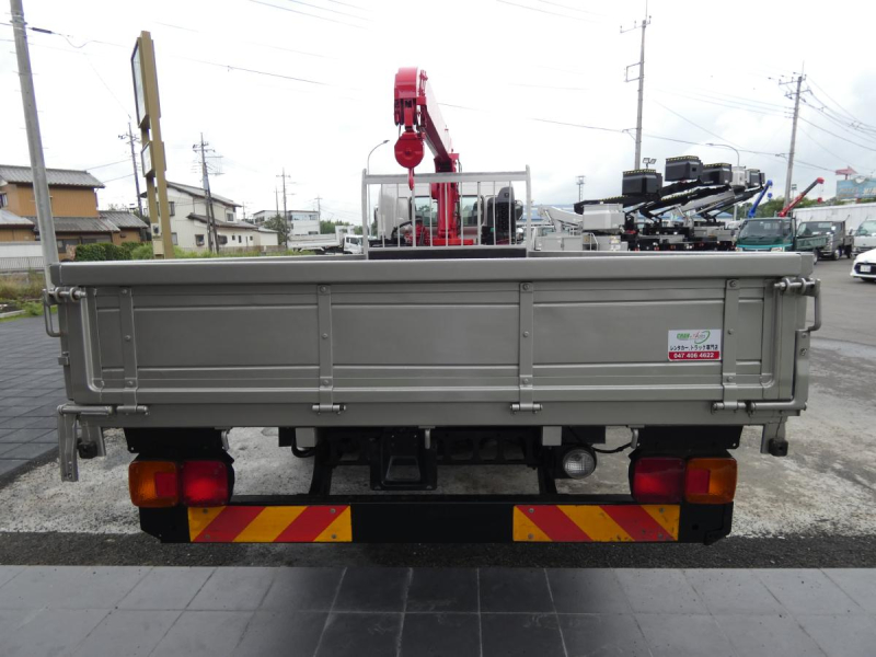 H25　2.6トン　平ボディ　クレーン付き　260608|中古トラックの販売・買取・査定のアイナビ