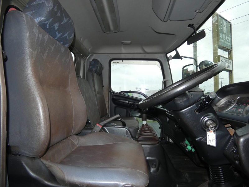 H25　2.6トン　平ボディ　クレーン付き　260608|中古トラックの販売・買取・査定のアイナビ