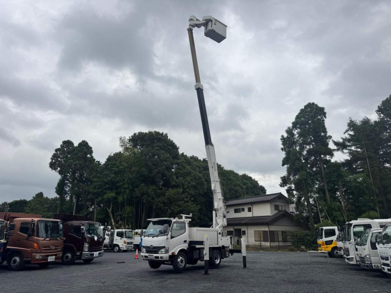 平成25年　高所作業車　アイチ　電工仕様　高さ14.6m　車検付|中古トラックの販売・買取・査定のアイナビ
