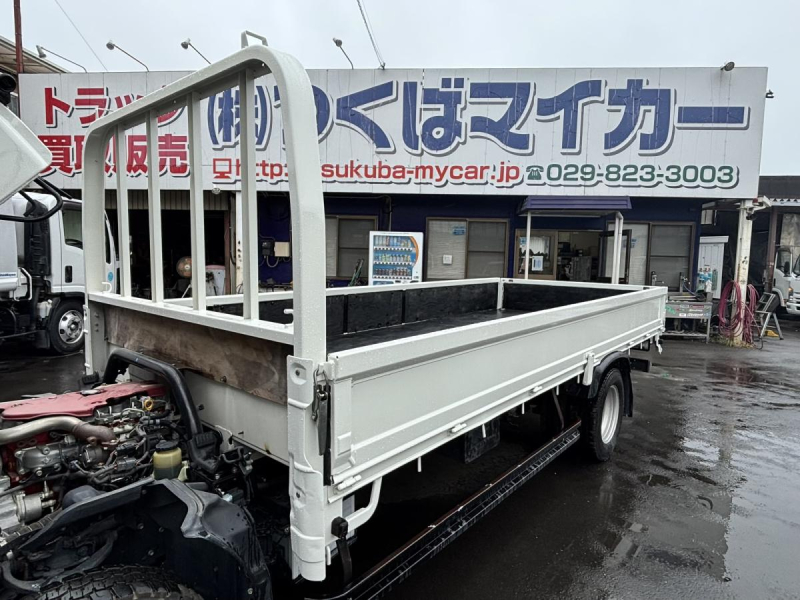 デュトロ　標準ロング平ボディー　積載3000kg|中古トラックの販売・買取・査定のアイナビ