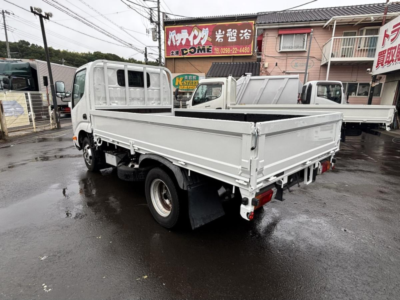 トヨエース　10尺平ボディー　積載2000kg　AT車|中古トラックの販売・買取・査定のアイナビ