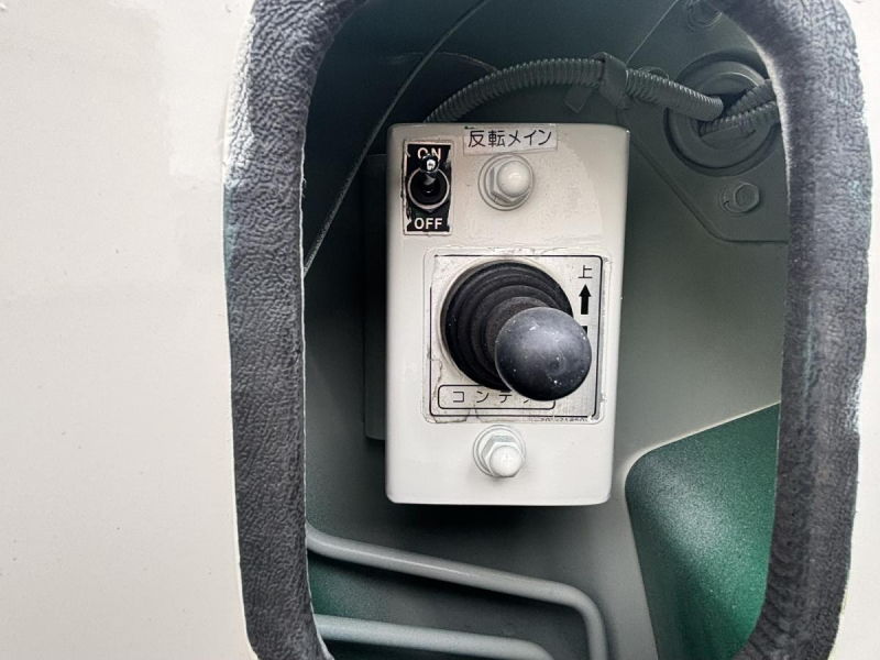 デュトロ　ワイド幅　巻き込みパッカー車　新明和製7.3立米|中古トラックの販売・買取・査定のアイナビ