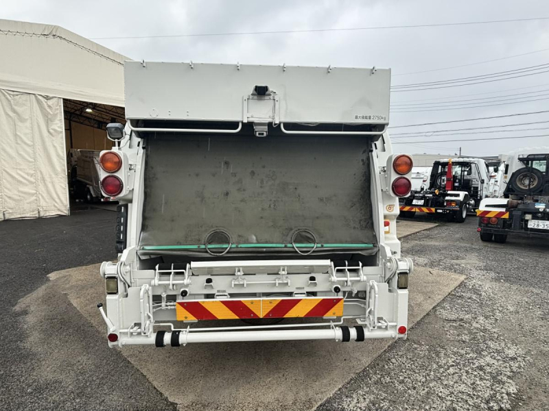デュトロ　ワイド幅　巻き込みパッカー車　新明和製7.3立米|中古トラックの販売・買取・査定のアイナビ
