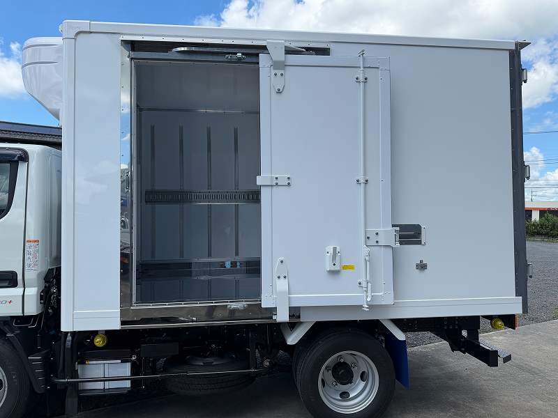 三菱ふそう キャンター 冷蔵冷凍車 東プレ 冷蔵冷凍車 低温-30度|中古トラックの販売・買取・査定のアイナビ
