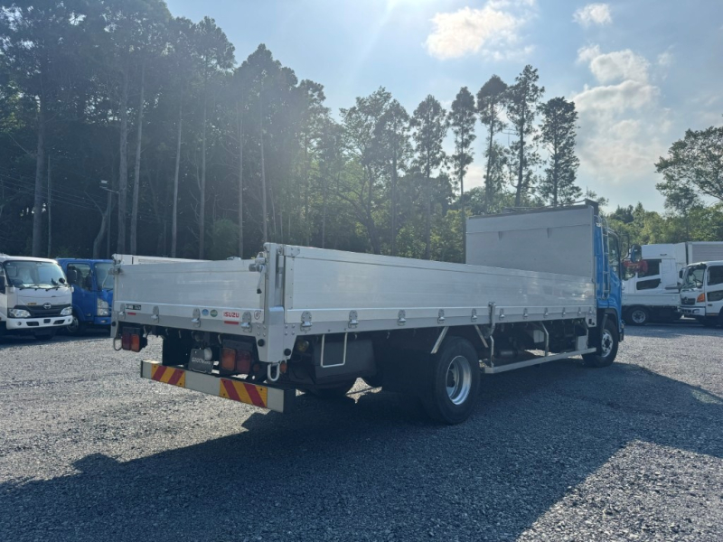 ベッド付 6.2m 積載3.5t 外装仕上げ済 車検付|中古トラックの販売・買取・査定のアイナビ