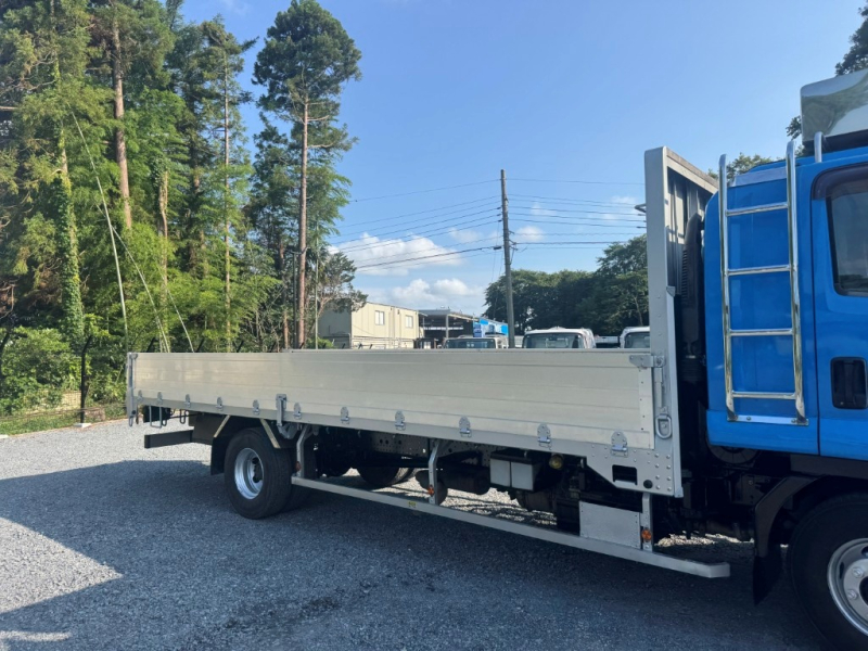 ベッド付 6.2m 積載3.5t 外装仕上げ済 車検付|中古トラックの販売・買取・査定のアイナビ
