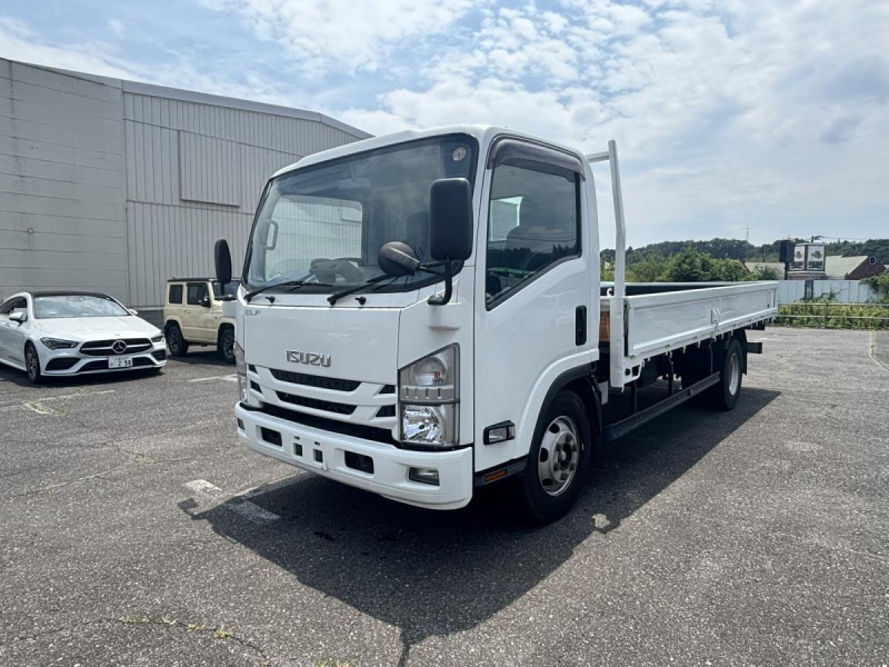 ワイド超ロング平ボディー　積載4600kg　AT車|中古トラックの販売・買取・査定のアイナビ