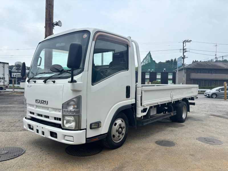 エルフ　標準ロング平ボディー　積載2000kg　MT5速|中古トラックの販売・買取・査定のアイナビ