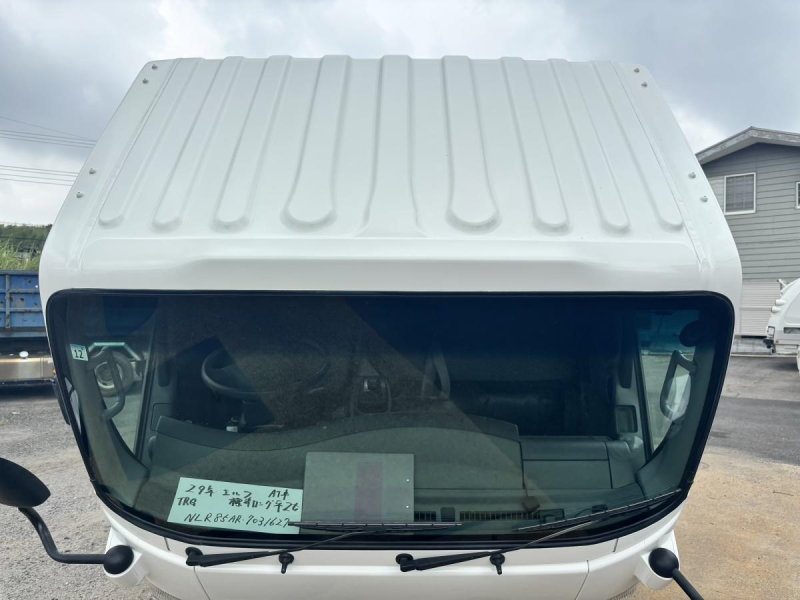 エルフ　標準ロング平ボディー　積載2000kg　AT車|中古トラックの販売・買取・査定のアイナビ