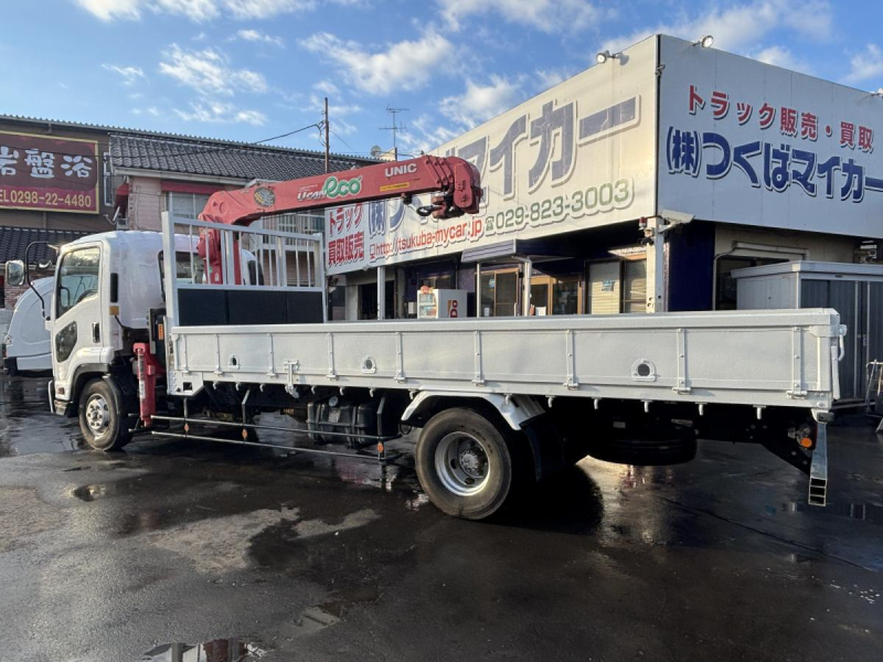 4段クレーンラジコン付き　AT車　積載2500kg|中古トラックの販売・買取・査定のアイナビ