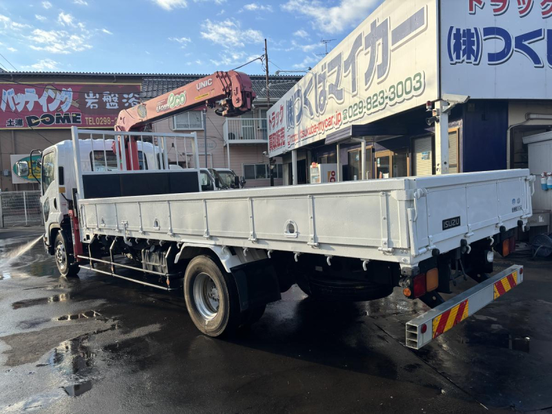 4段クレーンラジコン付き　AT車　積載2500kg|中古トラックの販売・買取・査定のアイナビ