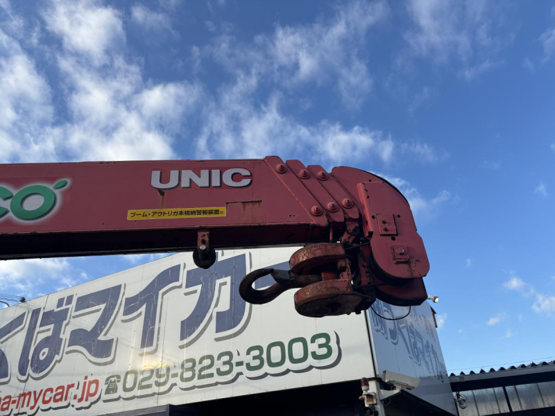 4段クレーンラジコン付き　AT車　積載2500kg|中古トラックの販売・買取・査定のアイナビ