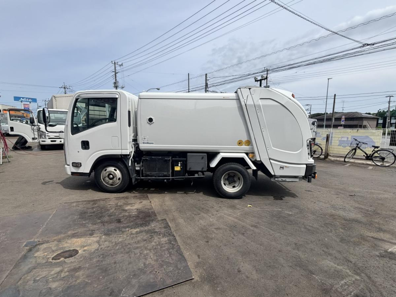 巻き込みパッカー車　新明和製5.1立米　積載3000kg|中古トラックの販売・買取・査定のアイナビ