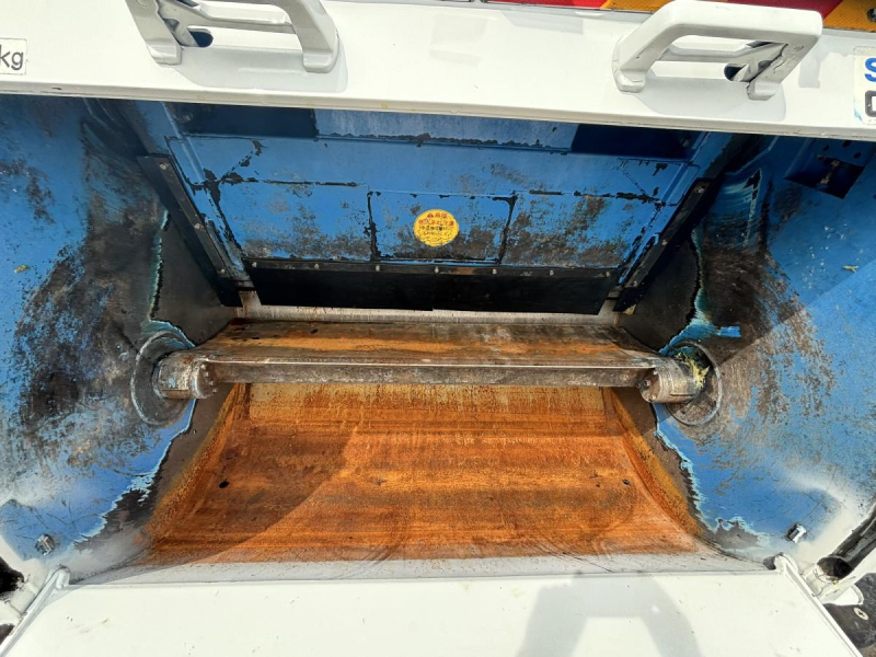 巻き込みパッカー車　新明和製5.1立米　積載3000kg|中古トラックの販売・買取・査定のアイナビ