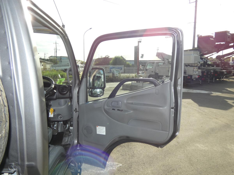 H30 高所作業車　オートマ 260711|中古トラックの販売・買取・査定のアイナビ