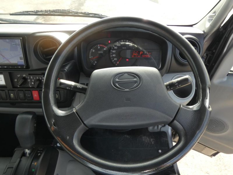 H30 高所作業車　オートマ 260711|中古トラックの販売・買取・査定のアイナビ