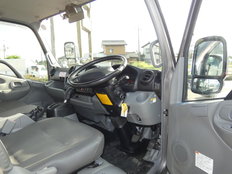 H30 高所作業車　オートマ 260711|中古トラックの販売・買取・査定のアイナビ