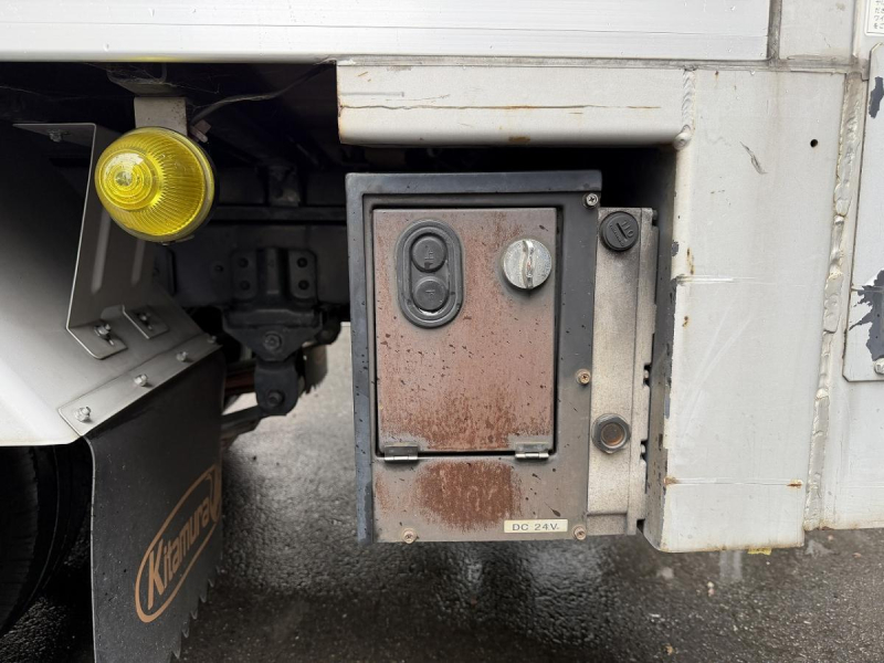 2t積・アルミバン・AT・垂直パワーゲート600kg・ラッシング|中古トラックの販売・買取・査定のアイナビ