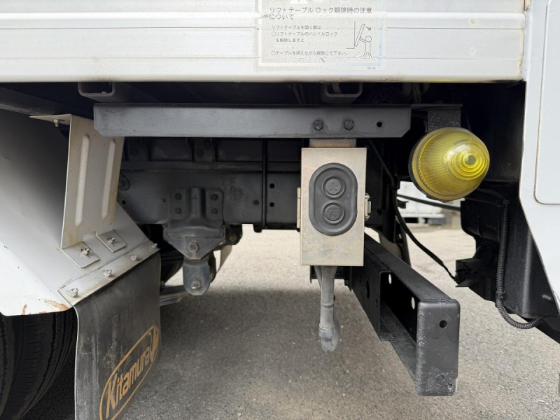 1.85t積・アルミバン・AT・垂直パワーゲート600kg・5t未満|中古トラックの販売・買取・査定のアイナビ