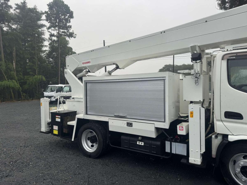 アイチSH15B 電工仕様 14.6m 絶縁バケット200kg ウインチ|中古トラックの販売・買取・査定のアイナビ