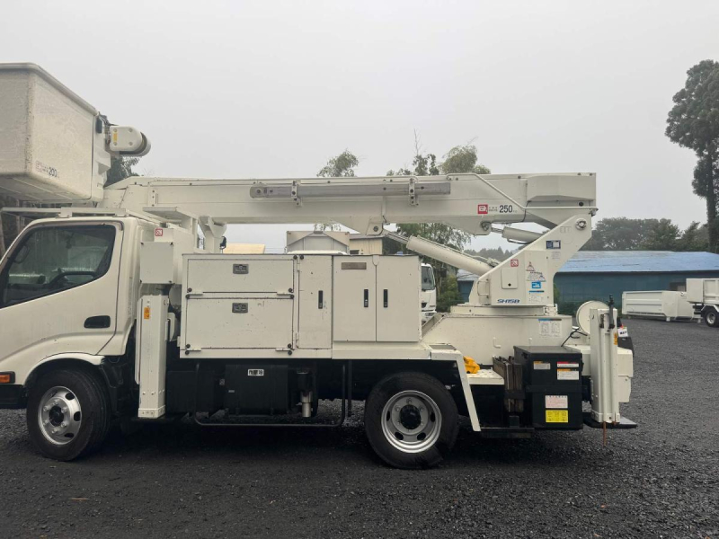 アイチSH15B 電工仕様 14.6m 絶縁バケット200kg ウインチ|中古トラックの販売・買取・査定のアイナビ