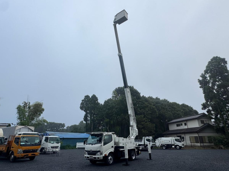 アイチSH15B 電工仕様 14.6m 絶縁バケット200kg ウインチ|中古トラックの販売・買取・査定のアイナビ