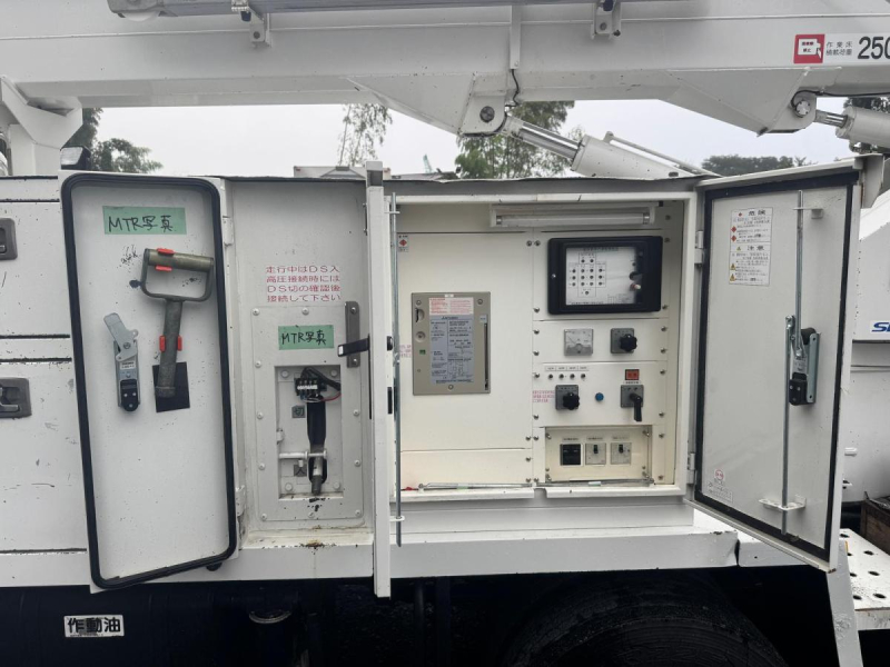 アイチSH15B 電工仕様 14.6m 絶縁バケット200kg ウインチ|中古トラックの販売・買取・査定のアイナビ