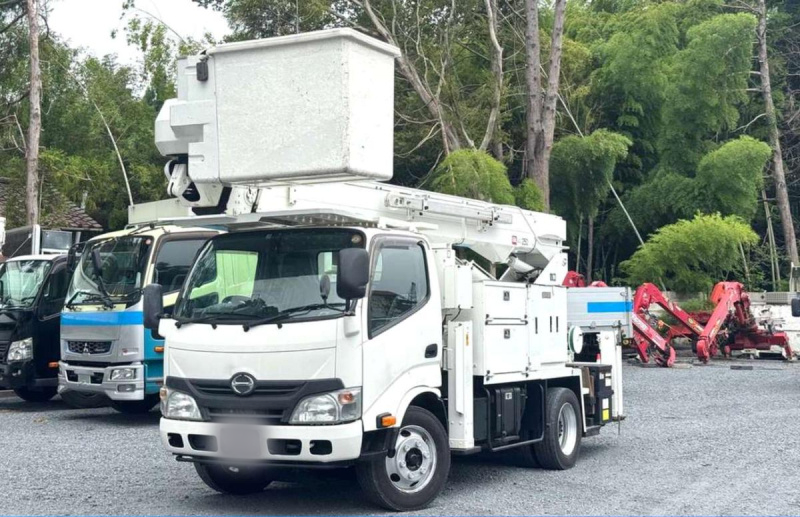 アイチSH15B 電工仕様 14.6m 絶縁バケット200kg ウインチ|中古トラックの販売・買取・査定のアイナビ
