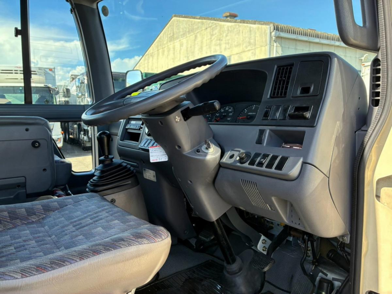 オートスイングドア 5速マニュアル MT 小型 中型 観光 送迎バス|中古トラックの販売・買取・査定のアイナビ