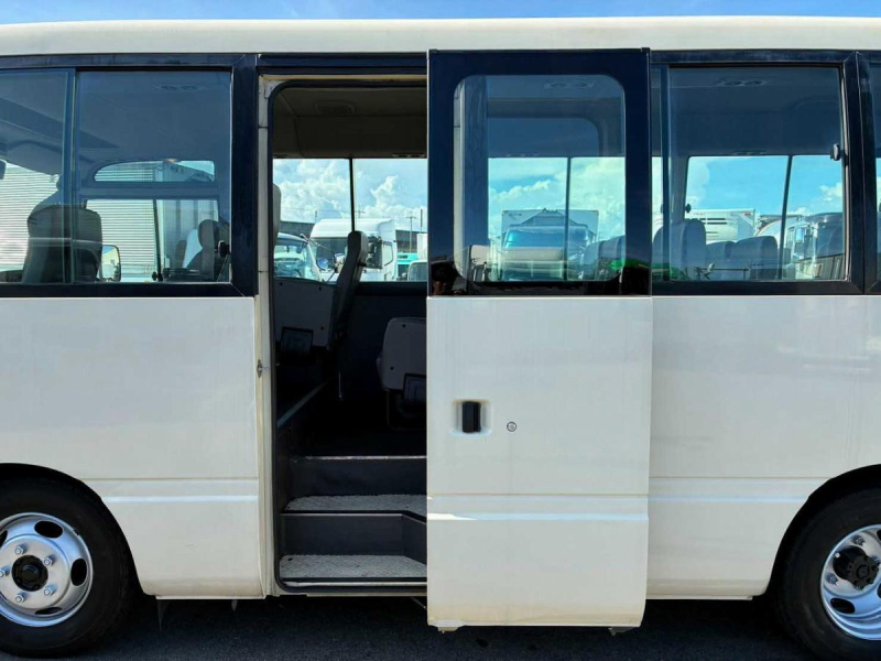 オートスイングドア 5速マニュアル MT 小型 中型 観光 送迎バス|中古トラックの販売・買取・査定のアイナビ