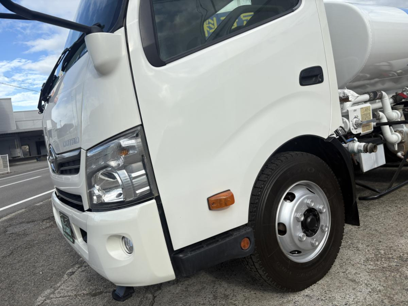 H26　デュトロ　散水車　サブエンジン付|中古トラックの販売・買取・査定のアイナビ