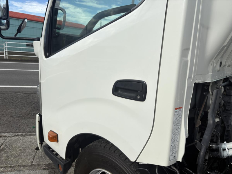 H26　デュトロ　散水車　サブエンジン付|中古トラックの販売・買取・査定のアイナビ