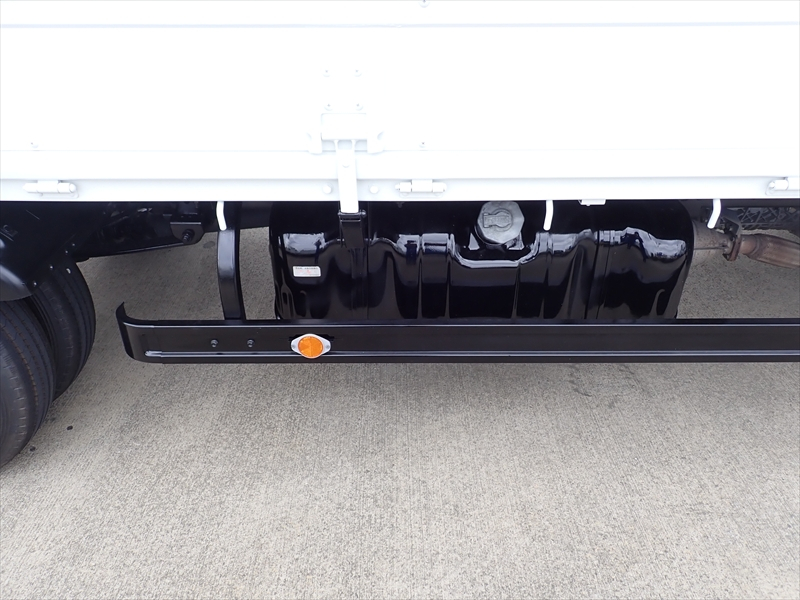 【353362】小型　木製平ボディ　床鉄板張り|中古トラックの販売・買取・査定のアイナビ